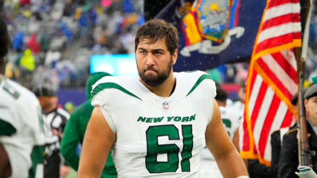Jets' OL Max Mitchell (61)